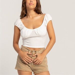 NWT Levi's 501 High Rise Button Fly Jean Shorts in Tan, size 26